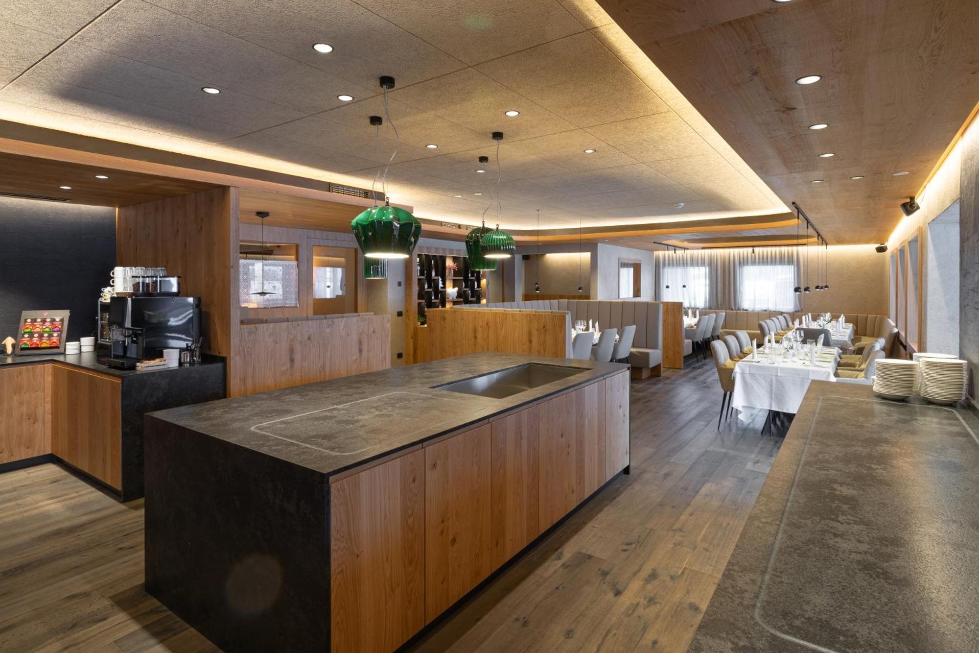 Hotel Krondlhof Брунико Екстериор снимка