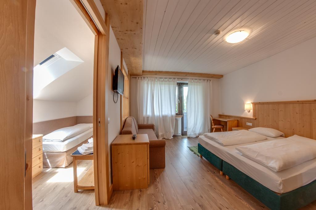Hotel Krondlhof Брунико Стая снимка